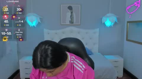 Snapshot of lisa7_7 chatting on 10.15.25 Lisa online show from 10.15.25