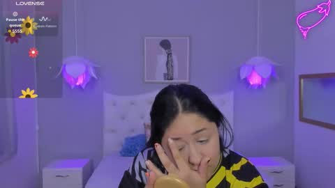 Snapshot of lisa7_7 chatting on 10.28.25 Lisa online show from 10.28.25