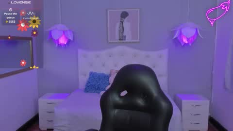 Snapshot of lisa7_7 chatting on 11.04.25 Lisa online show from 11.04.25