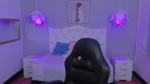 Snapshot of lisa7_7 chatting on 11.12.25 Lisa online show from 11.12.25