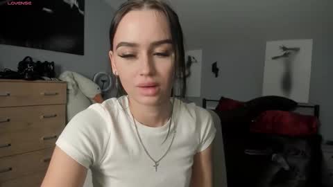 Snapshot of lisa__johnson chatting on 10.31.25 lisa__johnson online show from 10.31.25