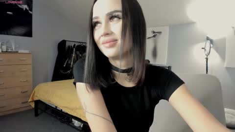 Snapshot of lisa__johnson chatting on 11.03.25 lisa__johnson online show from 11.03.25