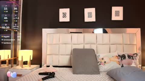 Snapshot of lisa_casper chatting on 02.10.25 Lisa online show from 02.10.25