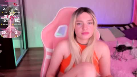 lisa_elfy online show from 12.18.24