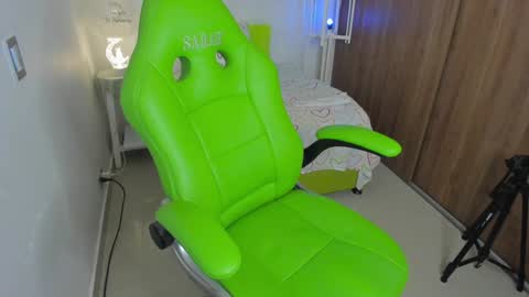 Snapshot of lisa_gerrard_ chatting on 02.07.25 Lisa online show from 02.07.25