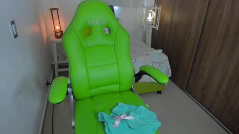 Snapshot of lisa_gerrard_ chatting on 02.17.25 Lisa online show from 02.17.25