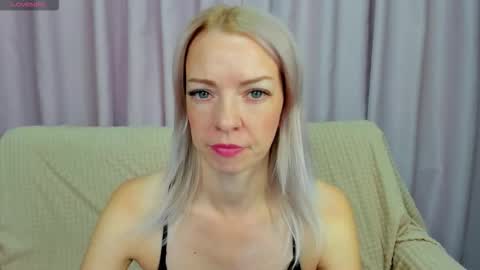 Lisa online show from 10.14.25