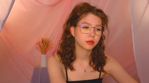 Snapshot of lisa_roses chatting on 01.28.25 Lisa online show from 01.28.25