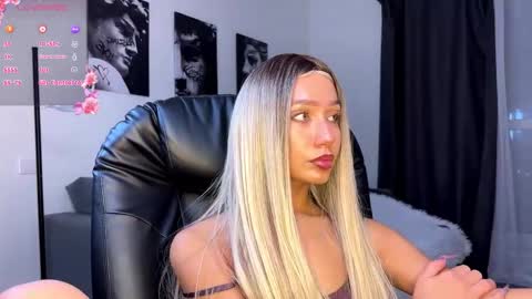 Lisa online show from 11.05.25