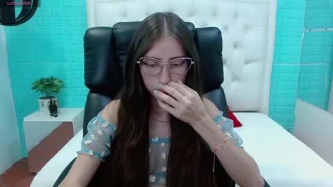Snapshot of lisa_styleglam chatting on 03.12.25 Lisa online show from 03.12.25
