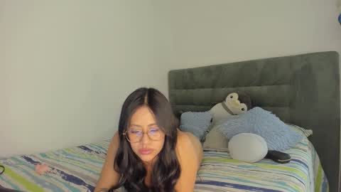 Snapshot of lisa_t08 chatting on 10.01.25 Lisa Thompson online show from 10.01.25