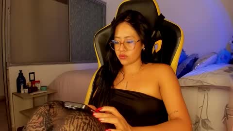 Lisa Thompson online show from 11.18.25