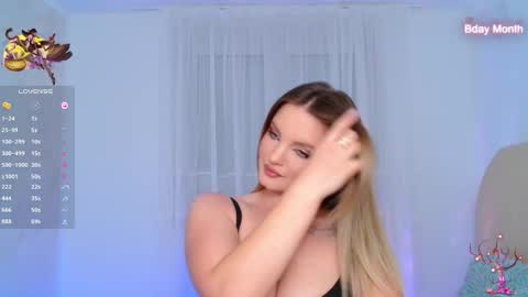 Snapshot of lisa_tease chatting on 10.12.25 Lisa online show from 10.12.25