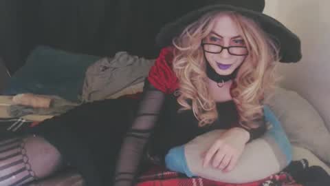 Lisa Tyler online show from 10.25.25