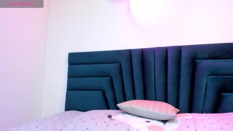 Snapshot of lisa_white_ chatting on 01.06.25 lisa white online show from 01.06.25