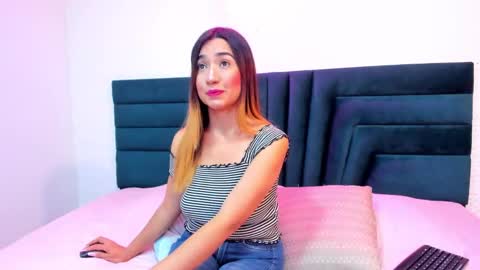 Snapshot of lisa_white_ chatting on 01.12.25 lisa white online show from 01.12.25