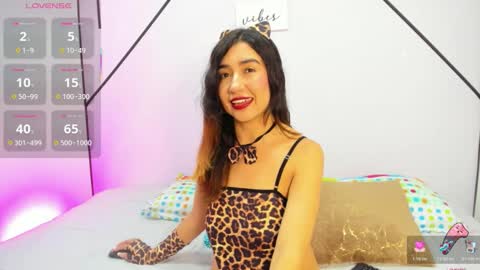 lisa white  online show from 11.21.25