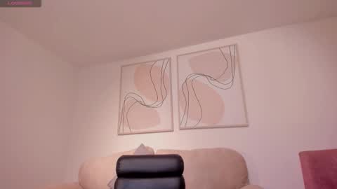 Lisa  Flowers online show from 12.04.25