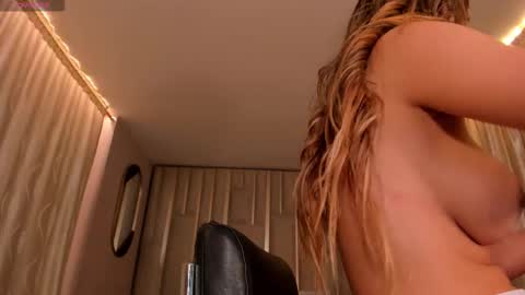 Lisa  Flowers online show from 02.24.26