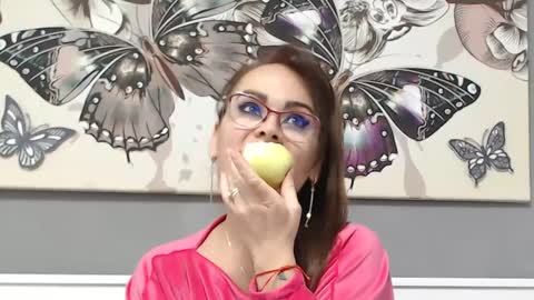 Snapshot of lisagrand chatting on 02.05.25 Lisa Grand online show from 02.05.25