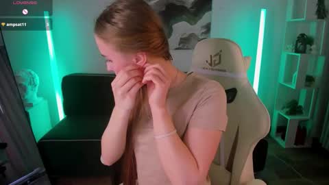 Snapshot of lisahille chatting on 02.24.26 Lisa online show from 02.24.26