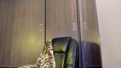 lisainthesky online show from 02.19.25