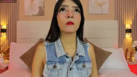 Snapshot of lisalain chatting on 07.01.26 lisa online show from 07.01.26