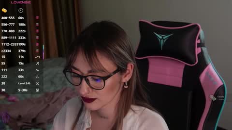 Snapshot of lisamayson chatting on 10.28.25 LISA online show from 10.28.25