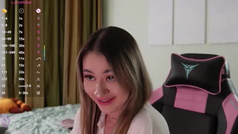 Snapshot of lisamayson chatting on 11.08.25 LISA online show from 11.08.25