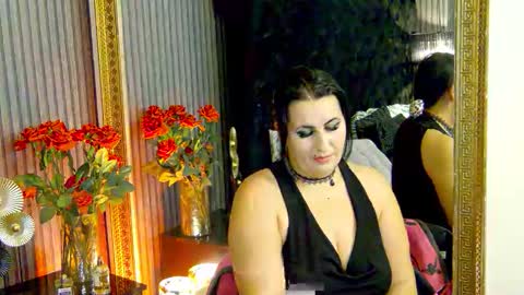 Snapshot of lisamaze chatting on 09.30.25 SofiaHanson online show from 09.30.25