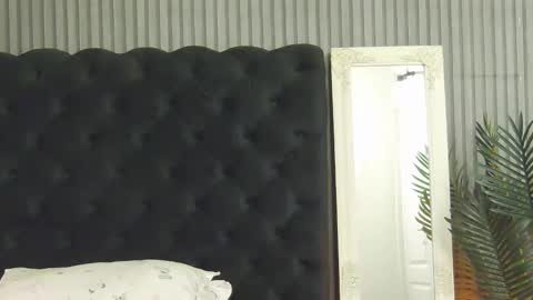 Snapshot of lisamaze chatting on 10.19.25 SofiaHanson online show from 10.19.25