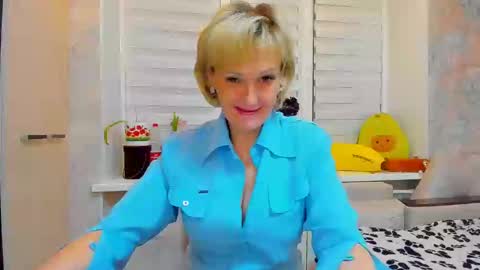 Lisasimsxs online show from 02.23.25