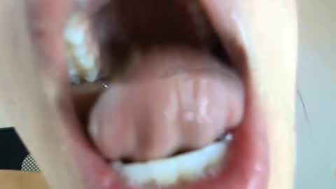 Lisbet online show from 11.25.25