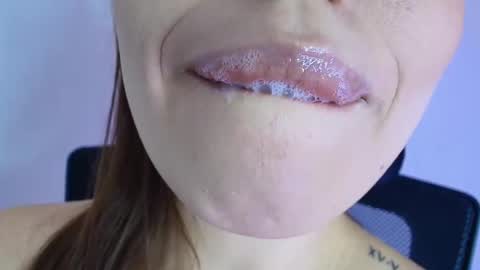 Lisbet online show from 12.18.25