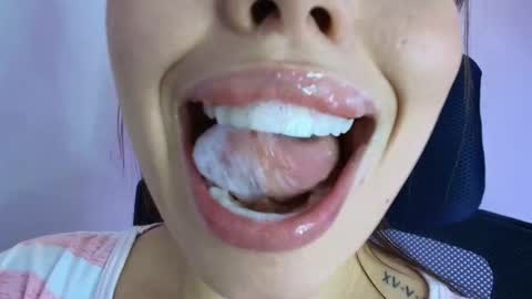 Lisbet online show from 12.19.25