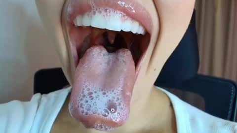 Lisbet online show from 04.13.26