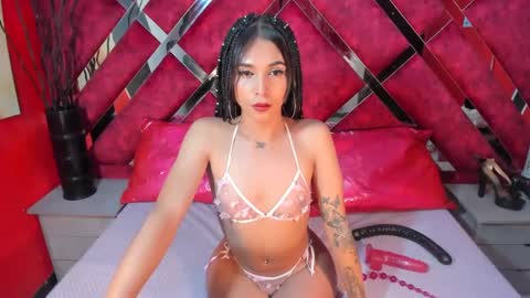 Snapshot of lisbethqueen_ chatting on 12.31.24 lily online show from 12.31.24