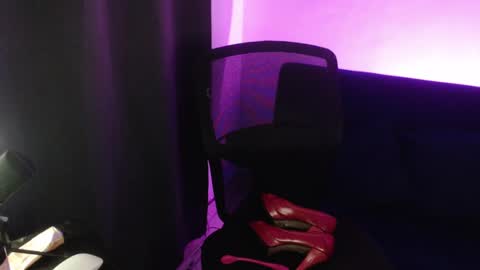 Snapshot of liss_petty chatting on 01.25.25 Liss online show from 01.25.25