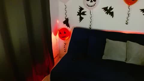 Snapshot of liss_petty chatting on 10.30.25 Liss online show from 10.30.25