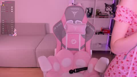 Snapshot of lissa__fox chatting on 09.28.25 lissa online show from 09.28.25