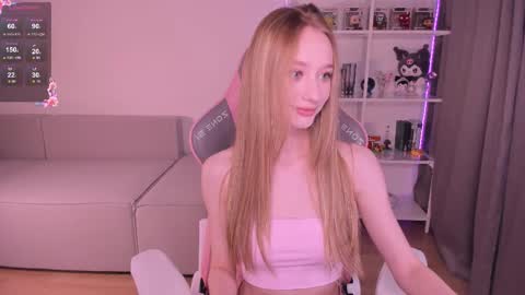 Snapshot of lissa__fox chatting on 10.26.25 lissa online show from 10.26.25