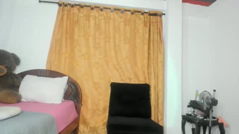 lissa_petitee online show from 03.06.25