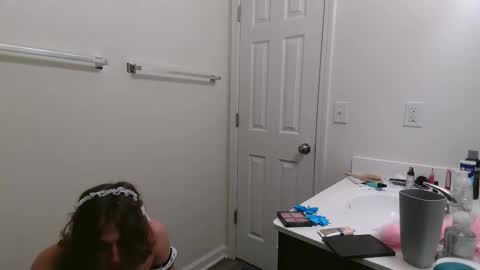 Snapshot of literalpeaches chatting on 11.15.25 Peaches online show from 11.15.25