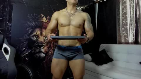 Snapshot of litoxxx_cass chatting on 11.11.25 litoxxx_cass online show from 11.11.25