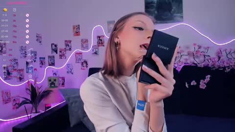 Bella online show from 12.20.25