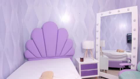 little__doll18 online show from 12.21.25