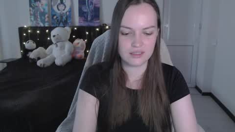 Snapshot of little__flowers chatting on 09.18.25 little__flowers online show from 09.18.25