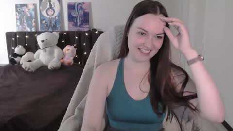 Snapshot of little__flowers chatting on 10.06.25 little__flowers online show from 10.06.25