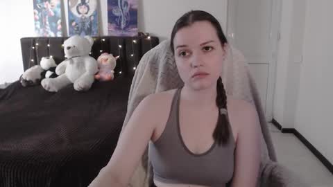 Snapshot of little__flowers chatting on 10.22.25 little__flowers online show from 10.22.25