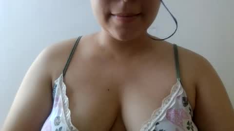 Snapshot of little_anef chatting on 06.25.26 little_anef online show from 06.25.26
